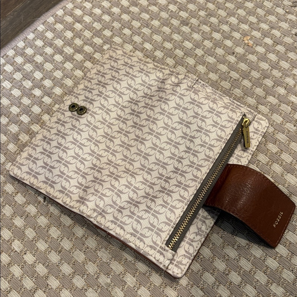 Fossil Wallet - Picture 8 of 12